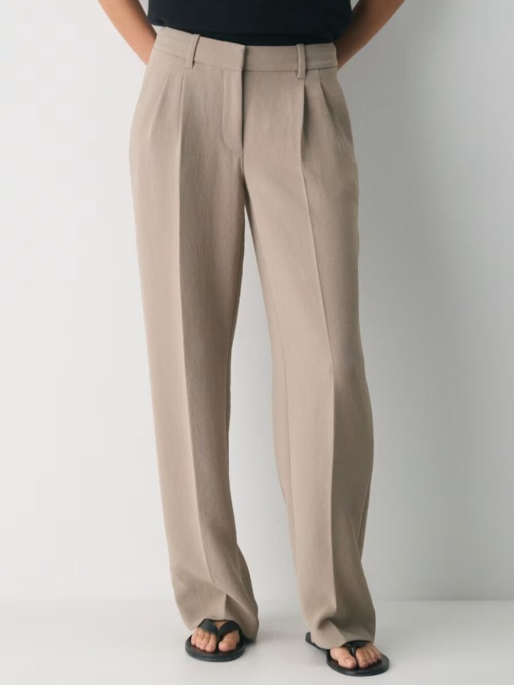 NWT Aritzia EFFORTLESS LO-RISE Crepette Pants NOMAD TAUPE 8 SHORT